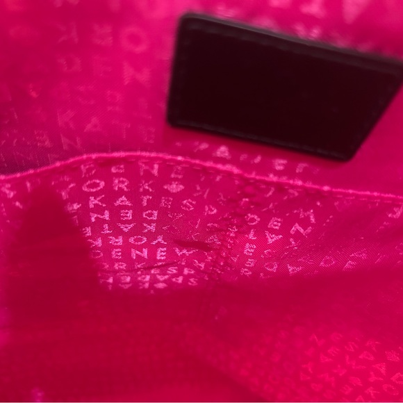 Kate Spade patent leather black cream stripe bag. Super cute w Hot Pink Lining. - Picture 7 of 10